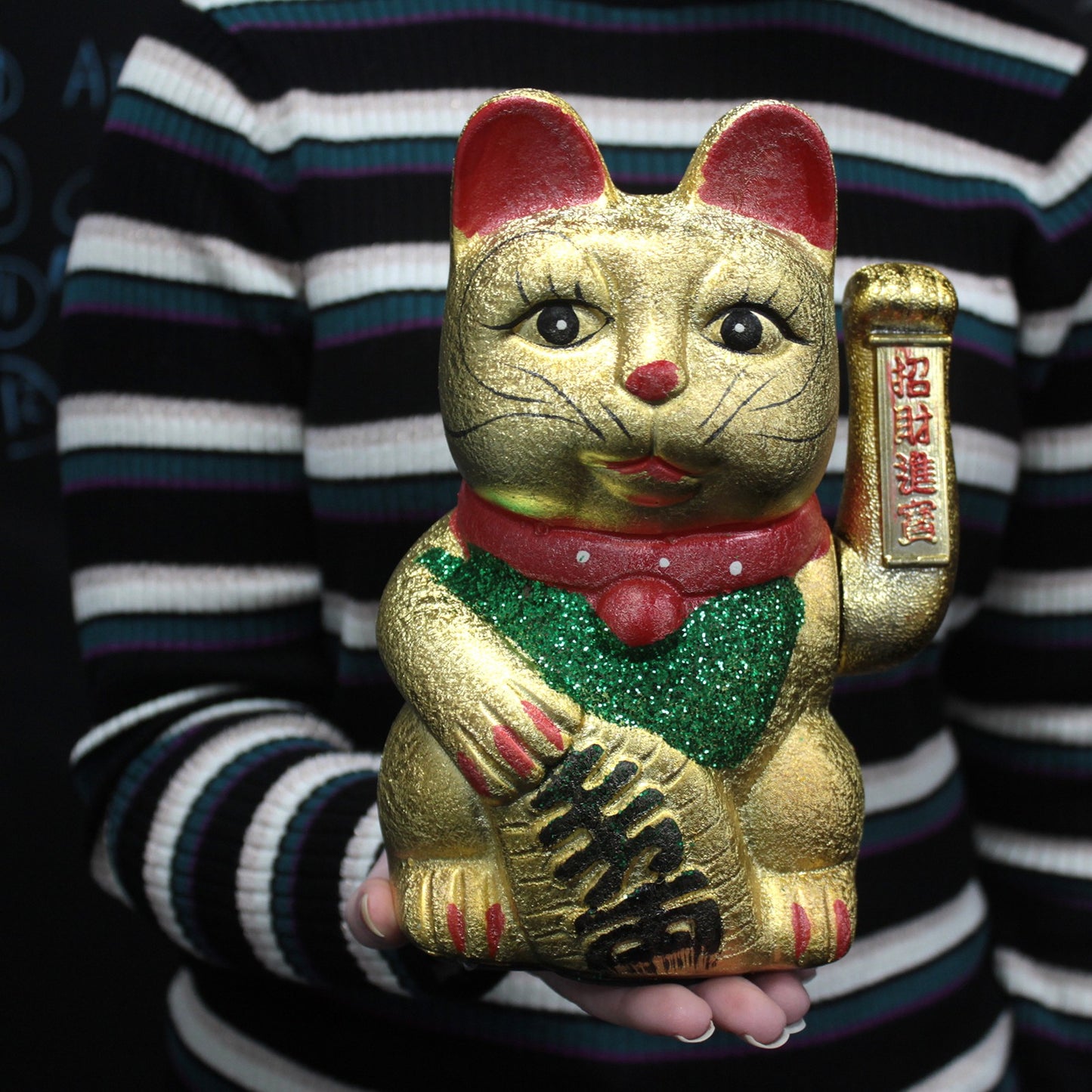 Embrace the ancient energies of Feng Shui and open your path to prosperity with our Chinese Lucky Waving Cat – a beloved talisman known for attracting good fortune, wealth, and opportunity. Traditionally placed in homes, shops, or sacred workspaces, this charming figure radiates an open invitation to abundance.
With its rhythmic left-hand wave, this cat sends a magnetic signal to the universe – summoning not just money and property, but also new clients, friends, and supportive connections. It is especiall
