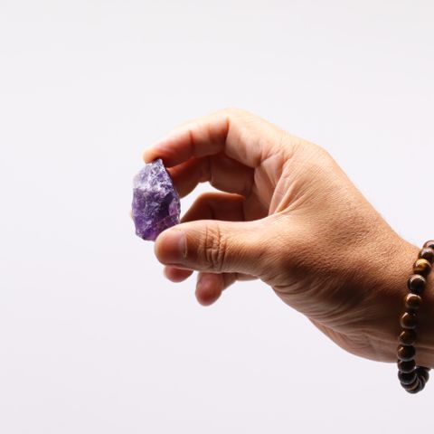 Invite serenity into your sacred space with our Amethyst Raw Crystals – a divine ally for clarity, peace, and spiritual protection. Each piece is a natural, untouched gift from Gaia herself, imbued with high-vibrational energy that soothes the soul and quiets the mind.
💜 Calming Energy: Amethyst is the crystal healer’s go-to for emotional balance and stress relief. Its gentle yet powerful energy calms anxiety, aids restful sleep, and enhances spiritual awareness.
🌿 Raw & Natural Beauty: These h