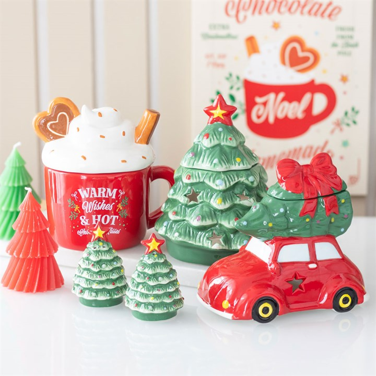 Car with Christmas Tree Oil Burner and Wax Warmer – Vintage Festive Charm