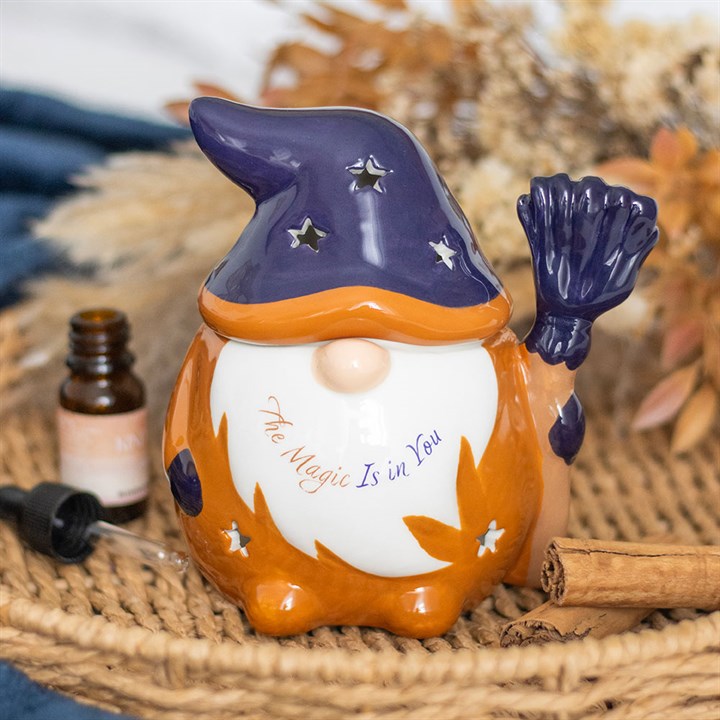 Add some whimsy to your space with this wizard gonk oil burner, perfect for creating a cosy ambience. A fun gift for those who enjoy quirky décor and magical vibes. Recommended for use with fragrance oil diluted with water. Always remove the lid whilst in use.