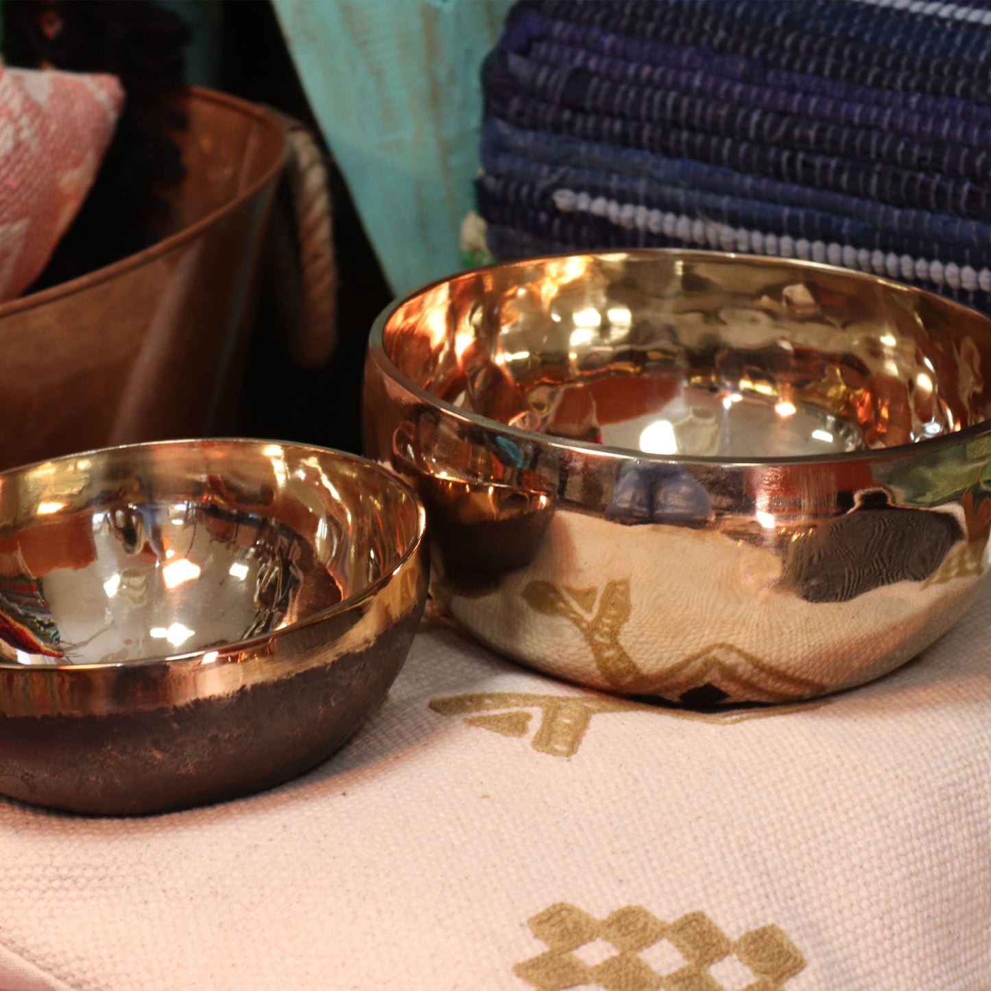 Small Shining Bell – Metal Handmade Singing Bowl 13cm (Approx. 550g) – Sound Healing & Meditation