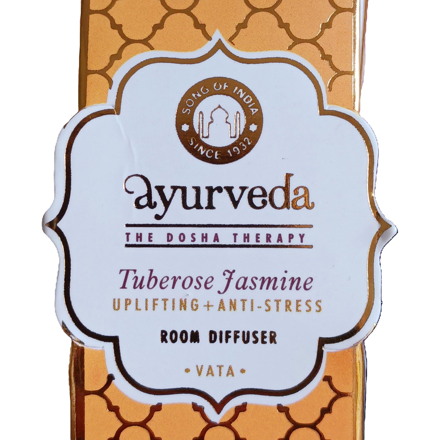 The distinctive floral scents of jasmine and tuberose are wonderfully combined to create a long lasting and uplifting fragrance.