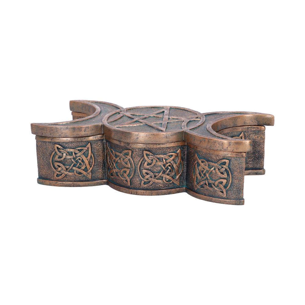 Embrace the lunar energy and its transformative power as you entrust your treasures to this enchanting box. Let it become a cherished part of your daily rituals, a tangible reminder of the cycles of life, and a symbol of the magic that resides within you.