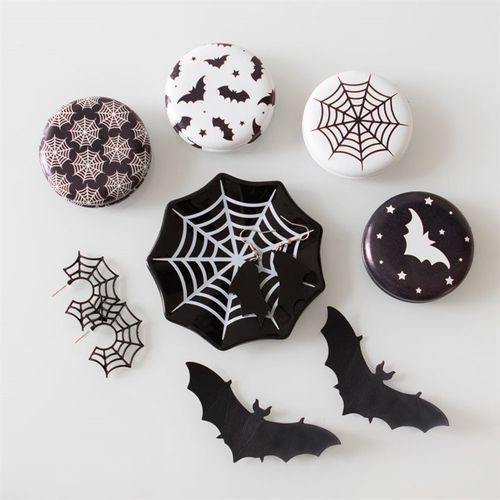 This fun pair of earrings are shaped like a spiderweb and are a unique piece to add to any Gothic jewellery collection.