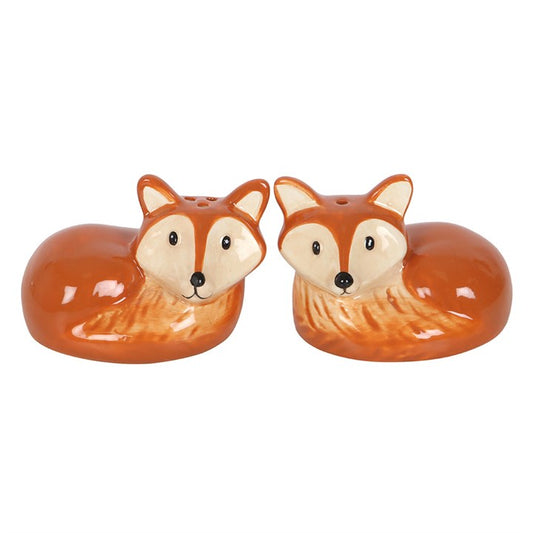 Add a cute, woodland twist to your dining table with this set of ceramic fox salt and pepper shakers. A playful and practical gift for new homeowners, foodies, or anyone who loves a quirky kitchen touch.