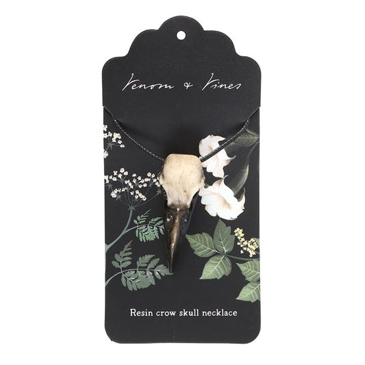 Channel your inner mystery with this striking resin crow skull necklace, suspended on a durable PU cord. Perfect for adding a touch of gothic flair to any outfit, it’s a distinctive accessory for lovers of unique jewellery.