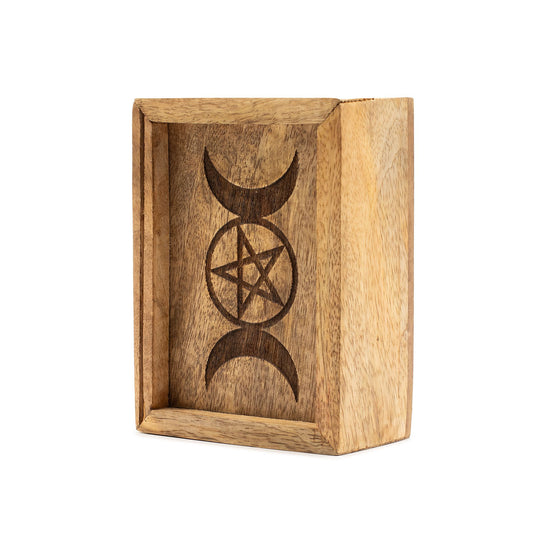 Small Tarot Box – Mango Wood Card Holder for Daily Readings

Compact mango wood tarot box with upright card holder. Ideal for everyday tarot readings, simple setups, and protected deck storage.