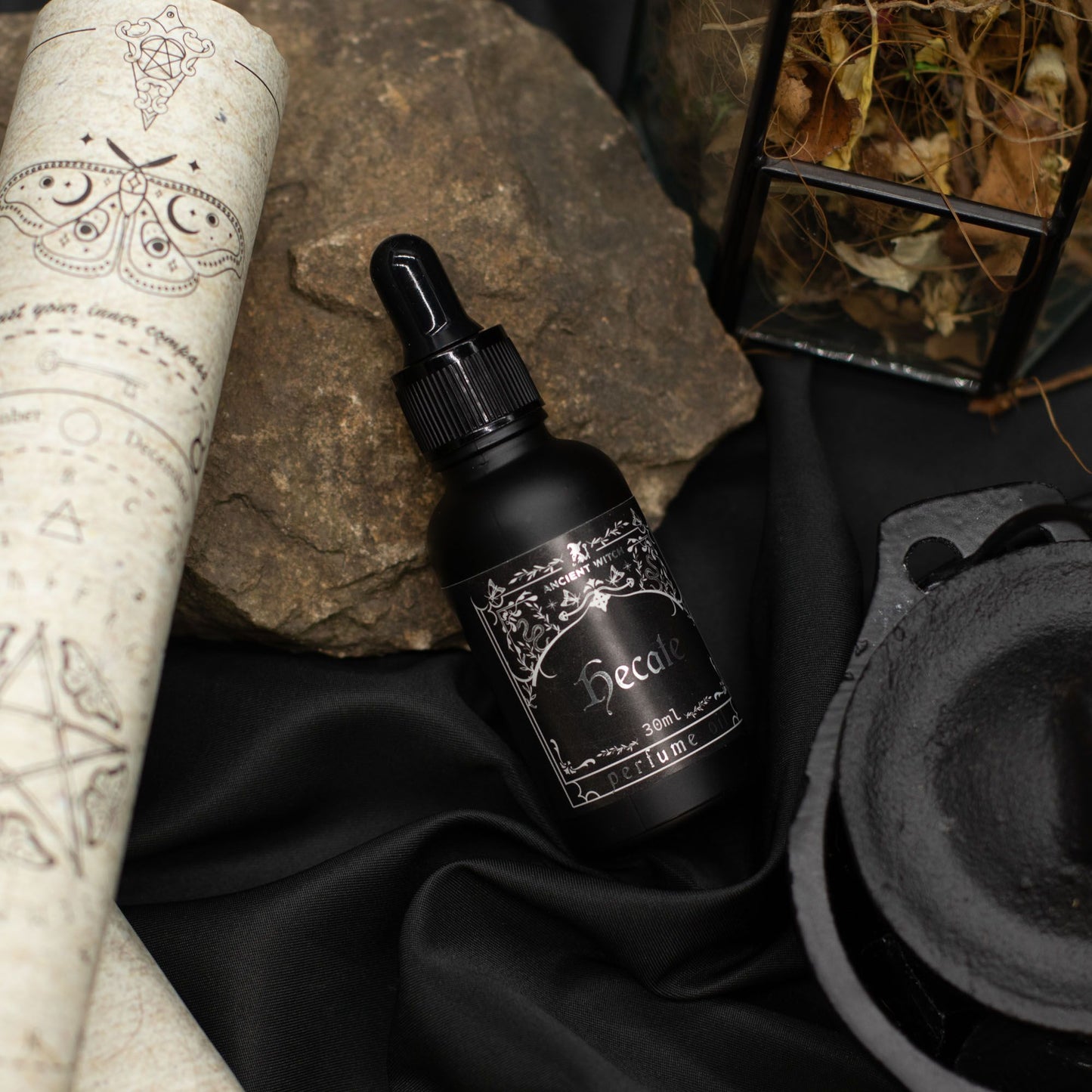 Ancient Witch Perfume Oil – Hecate | Floral Wood Ritual Fragrance
