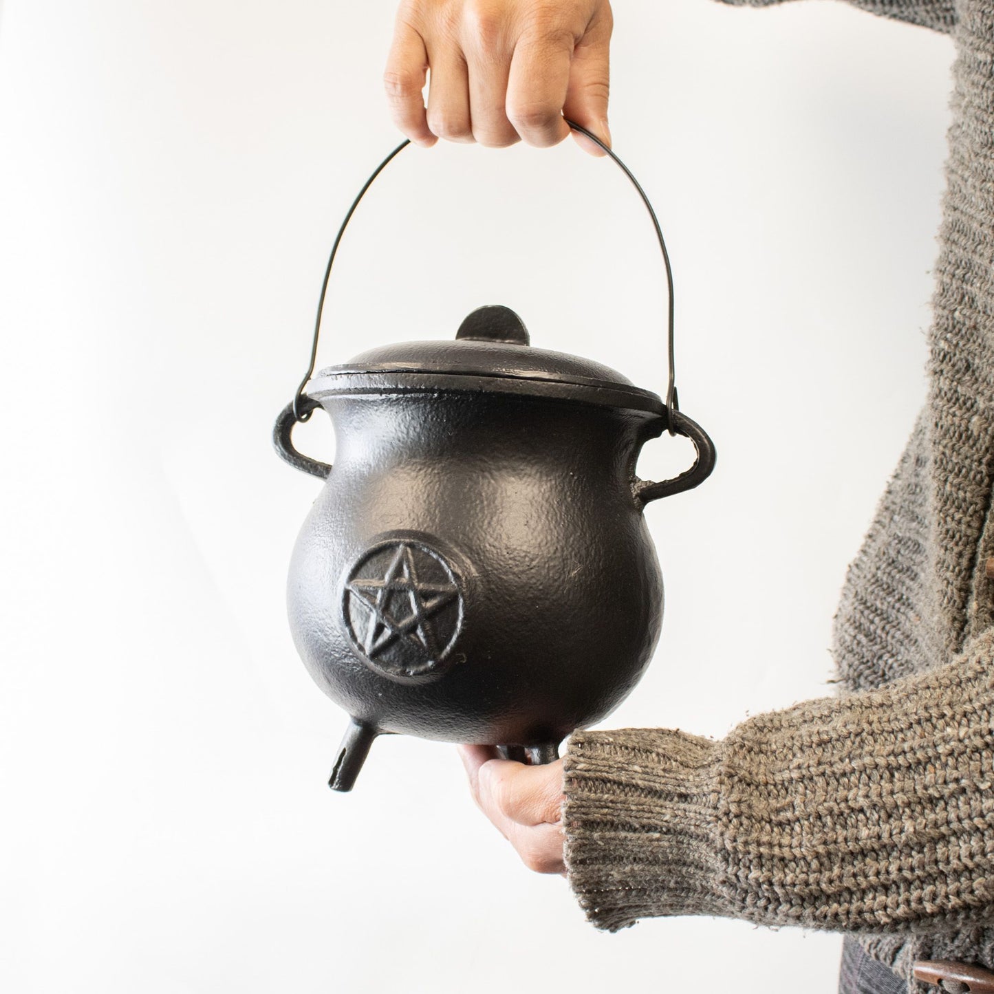 Large Cast Iron Pentagram Cauldron – Ritual & Altar Bowl