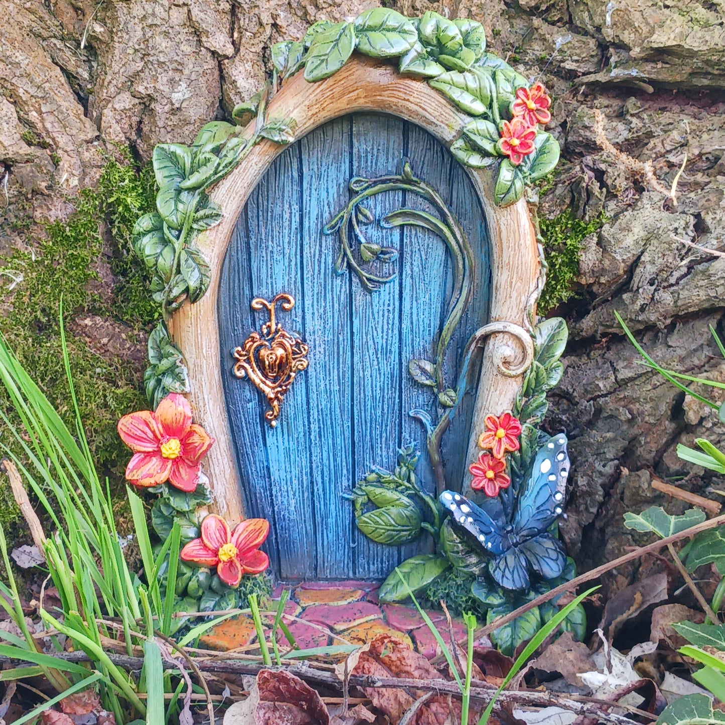 Fae’s Enchanted Welcome Fairy Door – Blue Garden Fairy Decor